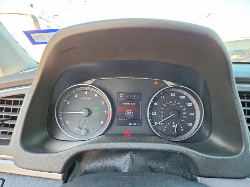 2017 HYUNDAI ELANTRA 9