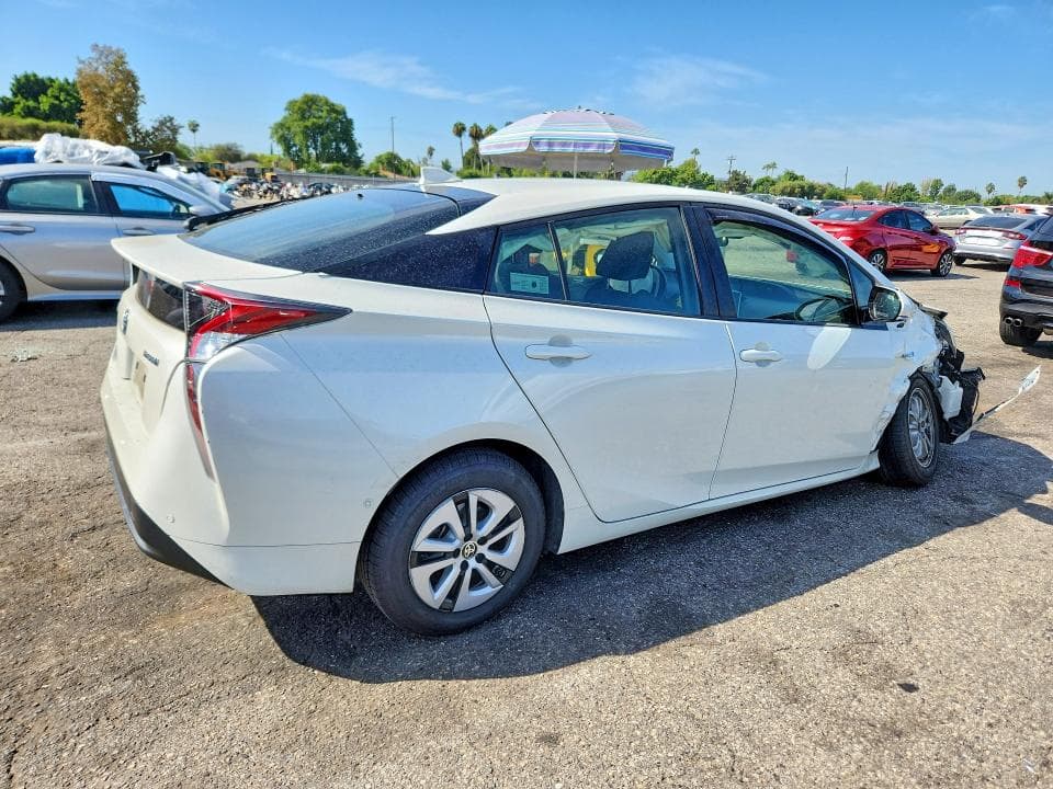2018 TOYOTA PRIUS THREE 3