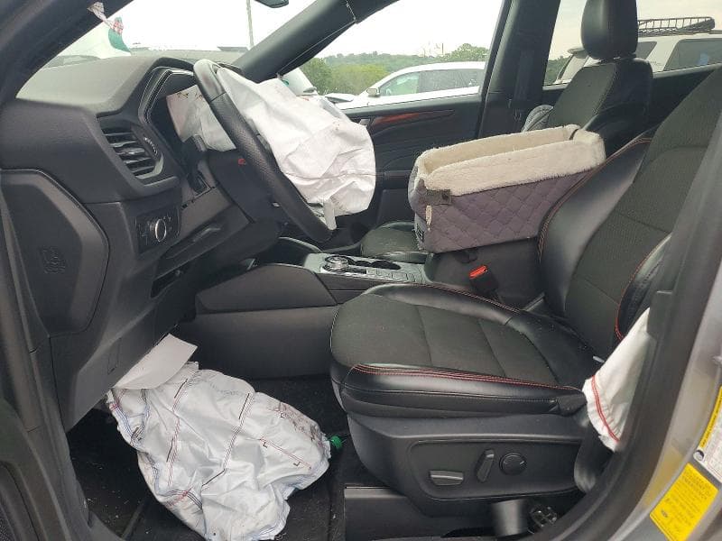 2024 FORD ESCAPE ST LINE 7