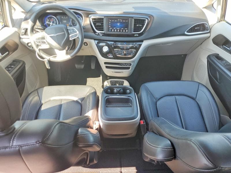 2021 CHRYSLER VOYAGER LXI 8