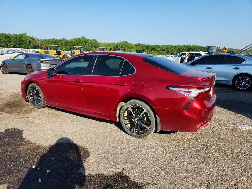 2018 TOYOTA CAMRY XSE 2