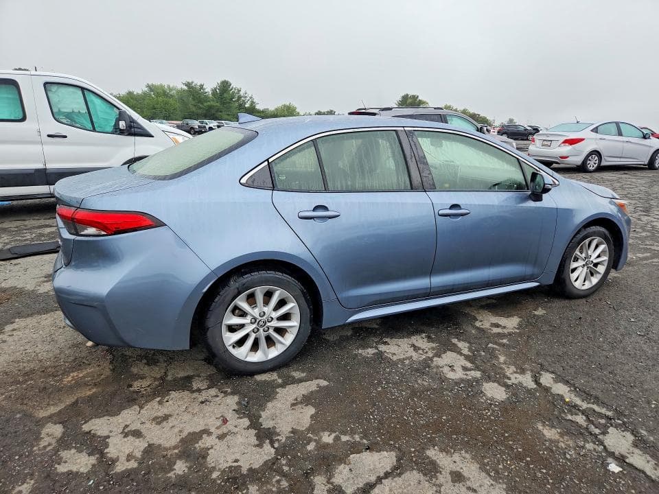 2020 TOYOTA COROLLA XLE 3