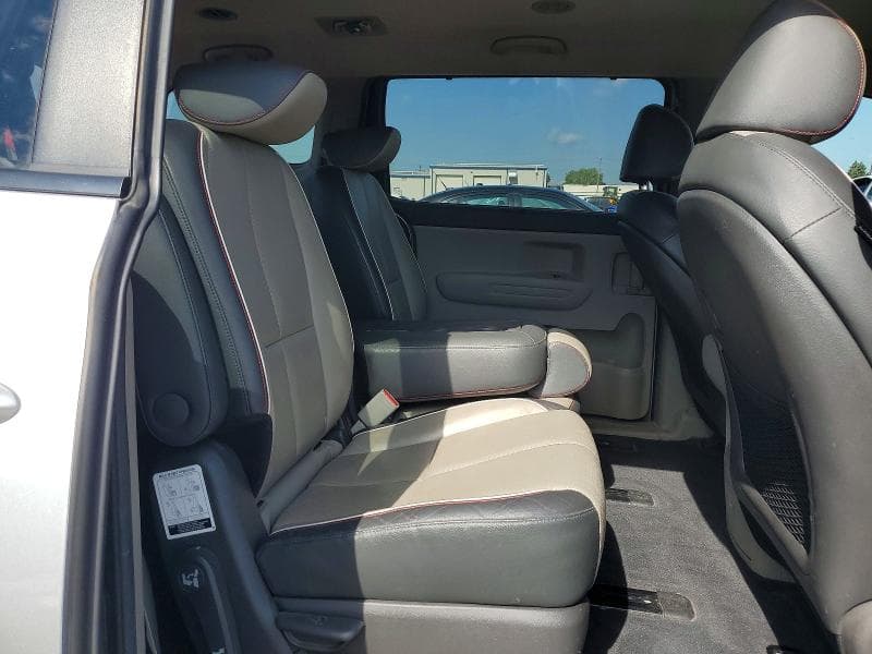 2018 KIA SEDONA LX 11