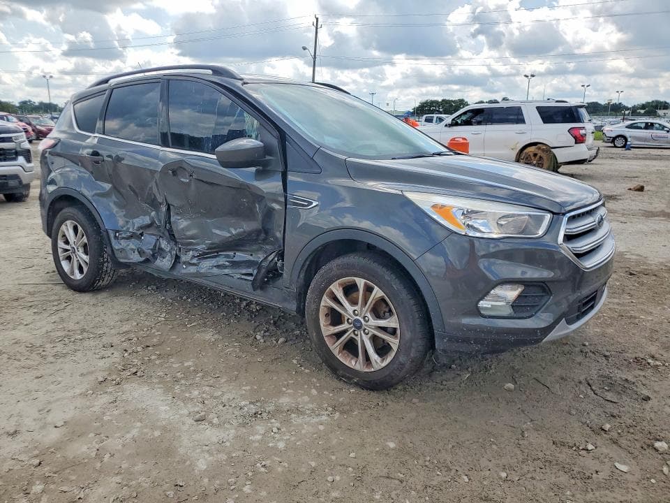 2018 FORD ESCAPE SE 4