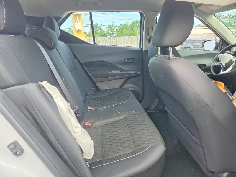 2021 NISSAN KICKS S 10
