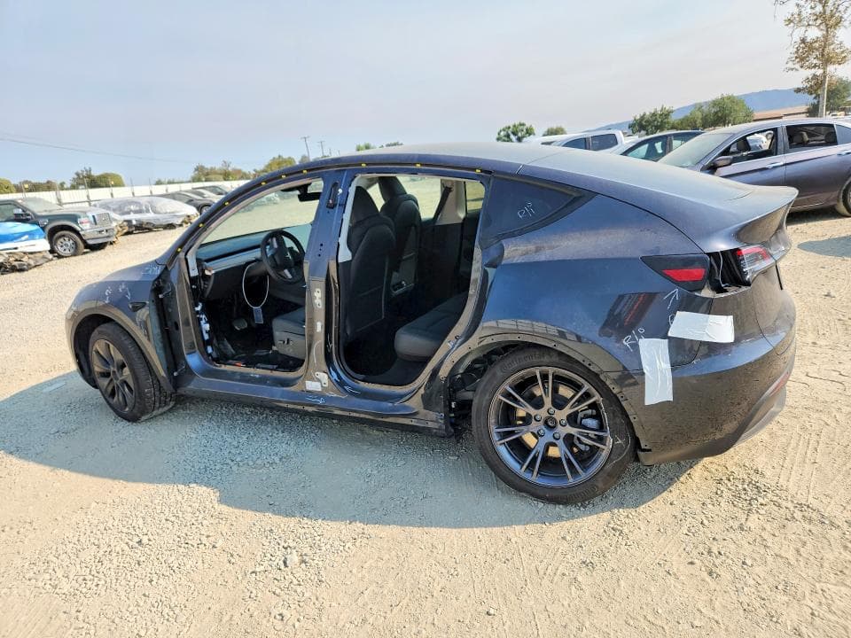 2025 TESLA MODEL Y 2