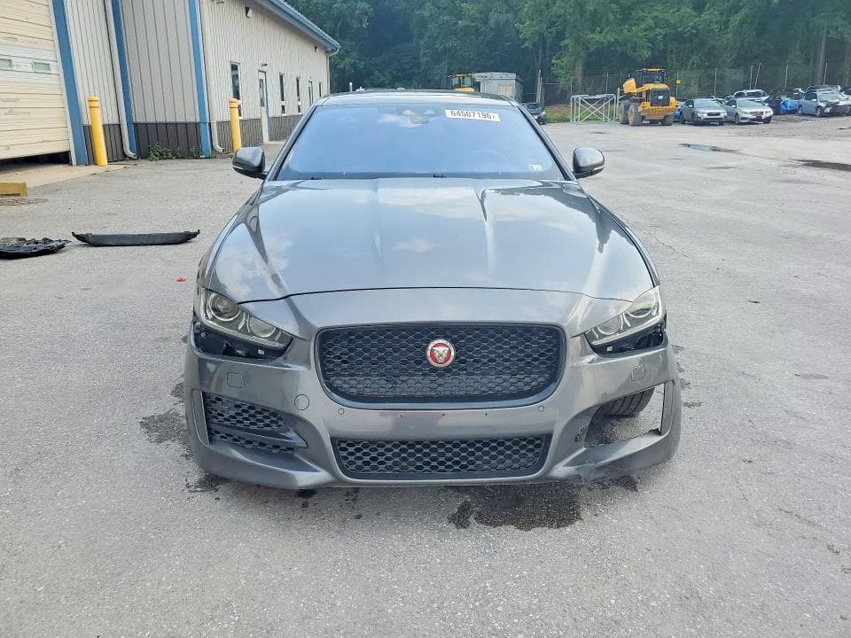 2017 JAGUAR XE R - SPORT 5