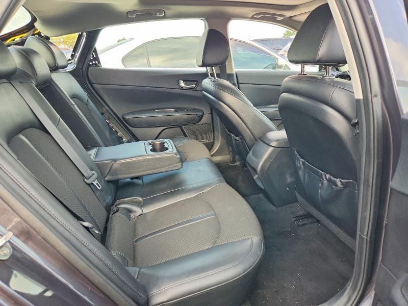 2018 KIA OPTIMA S 10