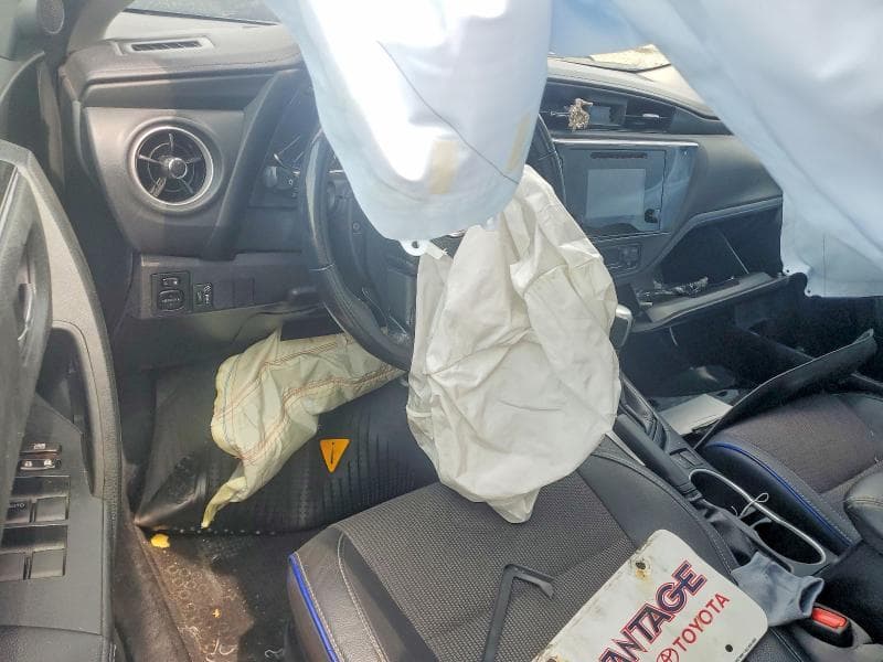 2019 TOYOTA COROLLA SE 8