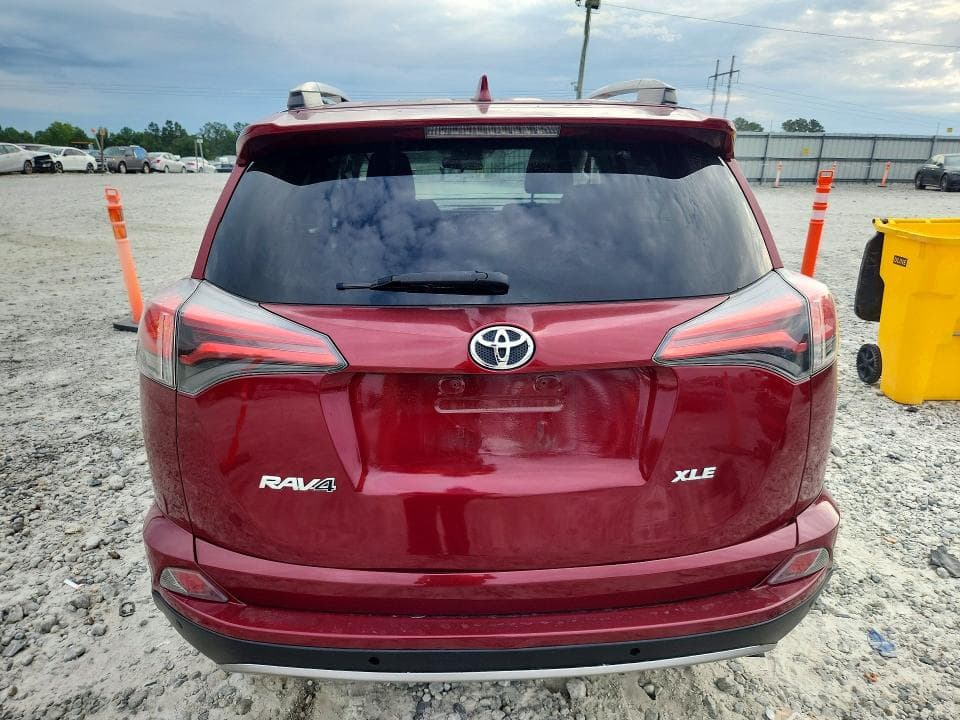 2018 TOYOTA RAV4 XLE 6