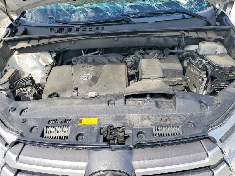 2018 TOYOTA HIGHLANDER XLE 12