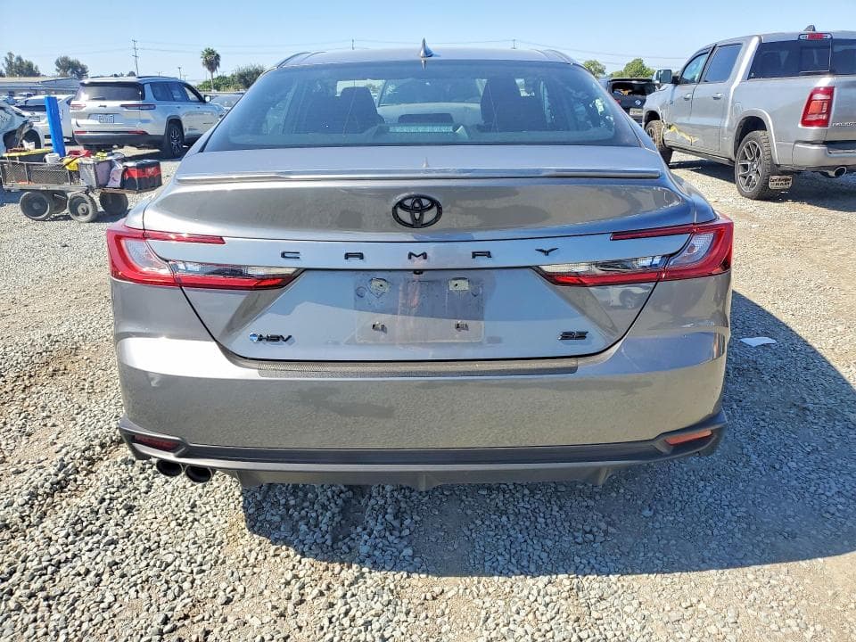2025 TOYOTA CAMRY SE 6