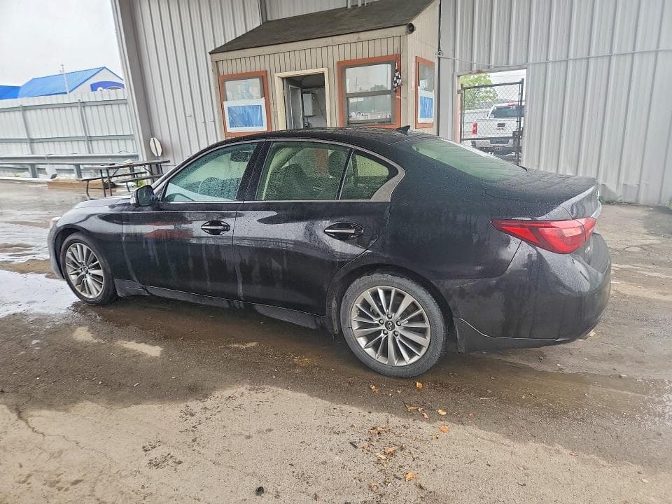 2023 INFINITI Q50 LUXE 2