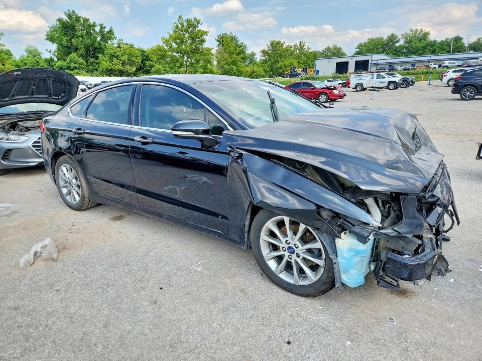 2017 FORD FUSION SE 4