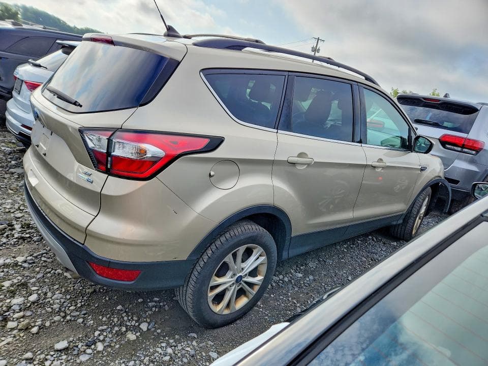 2018 FORD ESCAPE SE 3