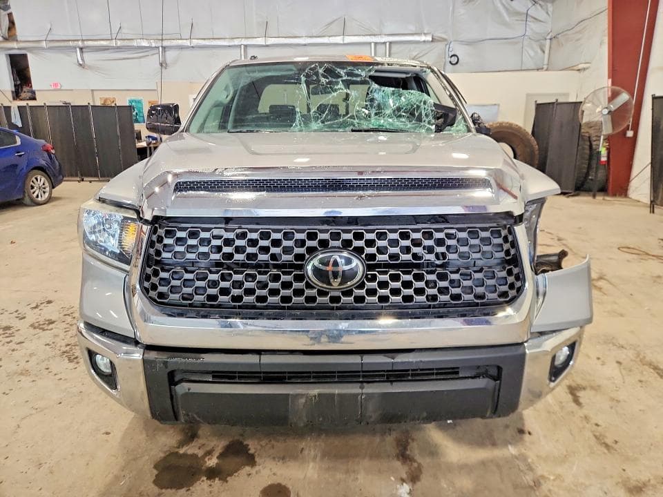 2018 TOYOTA TUNDRA SR5 5