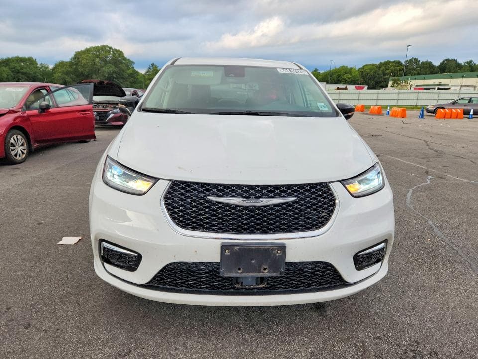 2024 CHRYSLER PACIFICA TOURING L 5