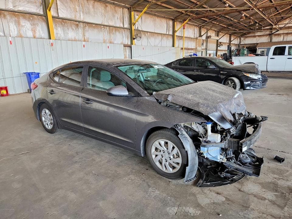 2018 HYUNDAI ELANTRA SE 4