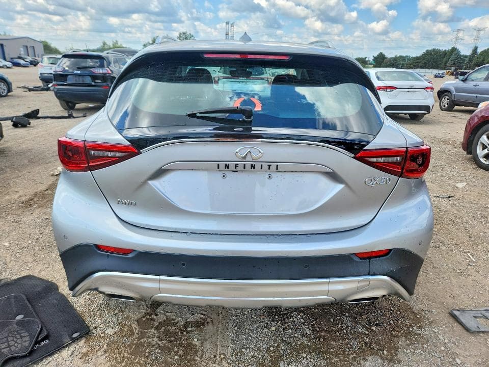 2019 INFINITI QX30 LUXE 6
