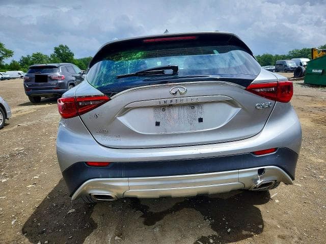 2017 INFINITI QX30 LUXURY 6