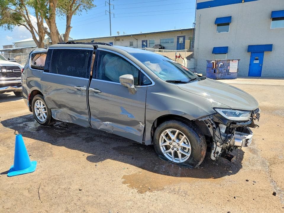 2022 CHRYSLER PACIFICA TOURING L 4