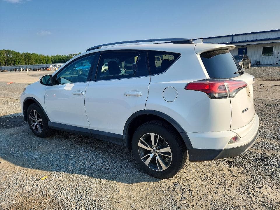 2018 TOYOTA RAV4 XLE 2