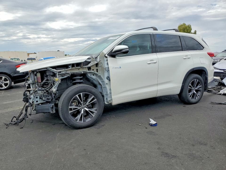 2018 TOYOTA HIGHLANDER HYBRID LE - 1