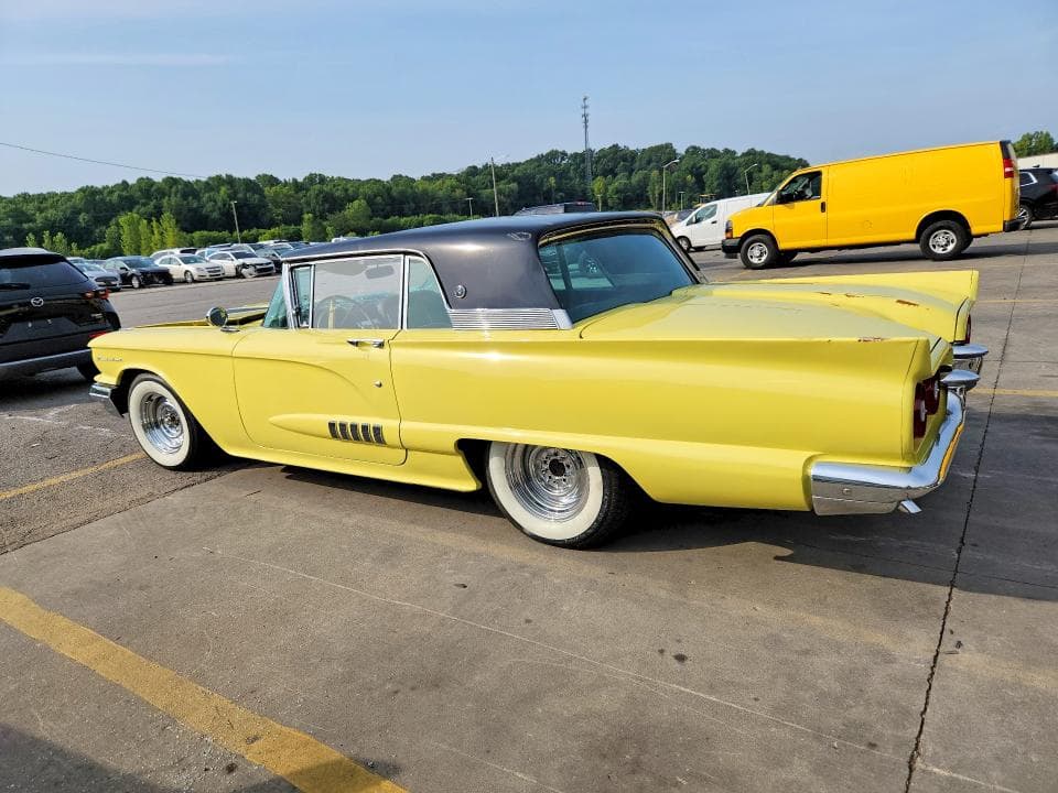 1958 FORD THUNDERBIRD LT 2