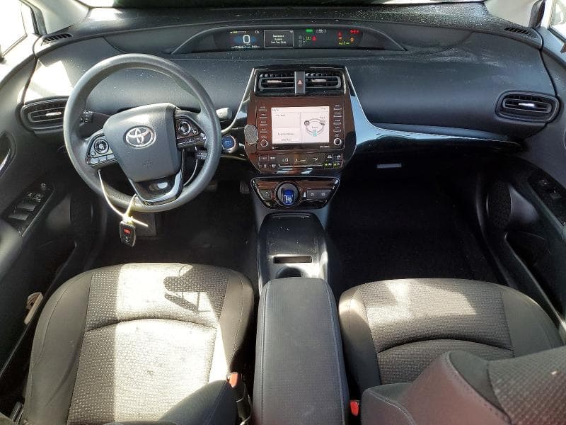 2021 TOYOTA PRIUS LE 8
