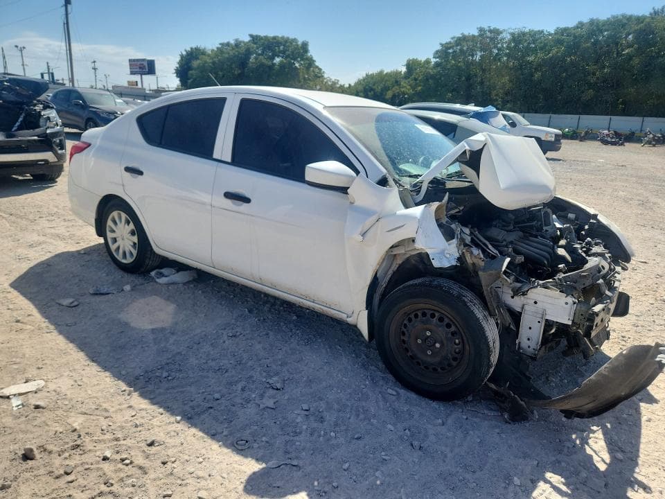 2019 NISSAN VERSA S 4