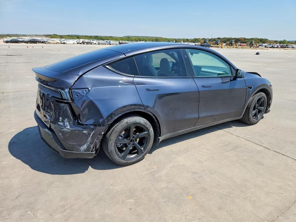 2026 TESLA MODEL  Y 3