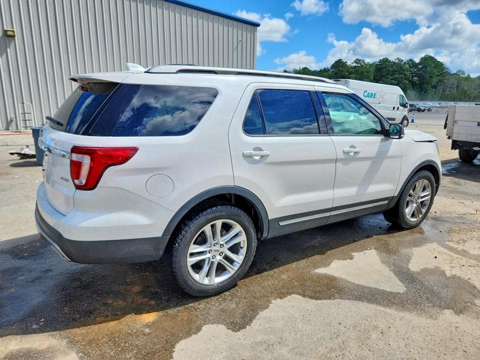 2017 FORD EXPLORER XLT 3
