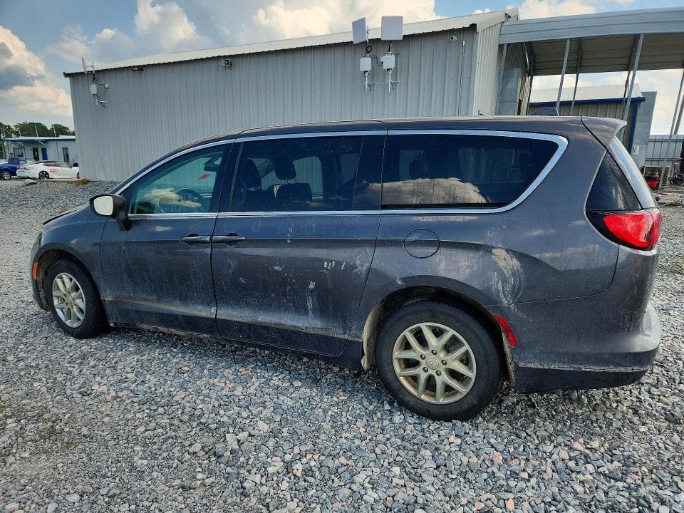 2020 CHRYSLER VOYAGER LX 2