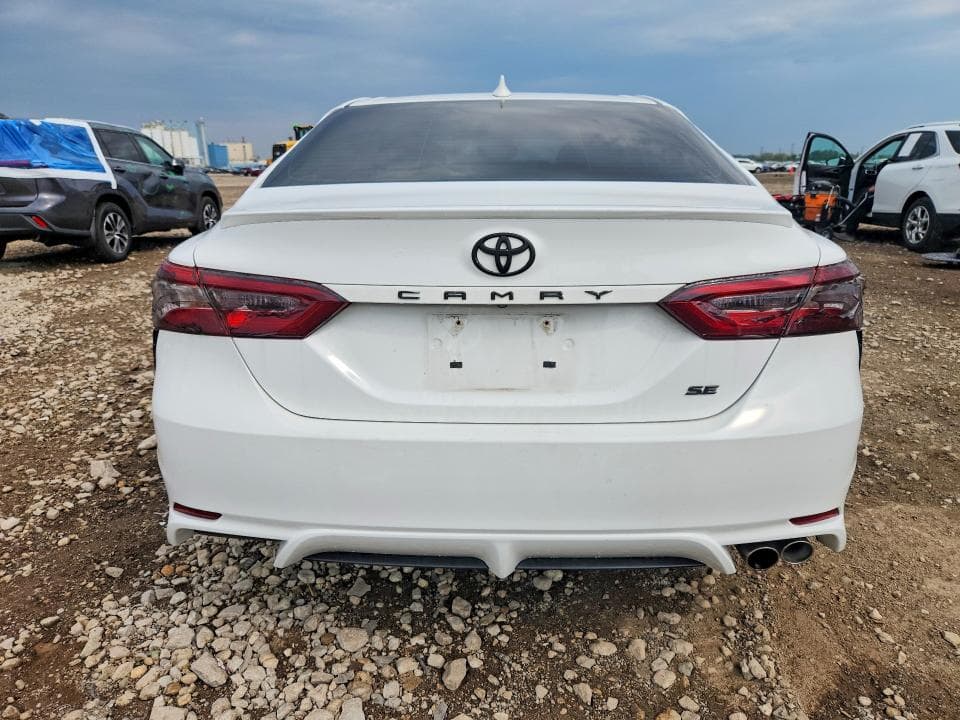 2020 TOYOTA CAMRY SE 6