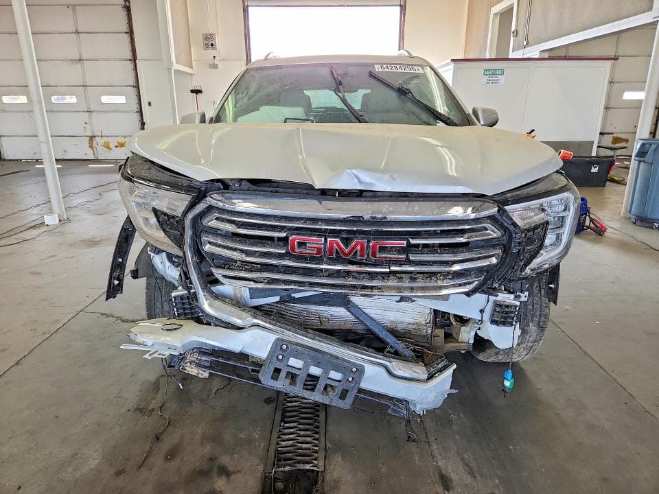 2022 GMC TERRAIN 5