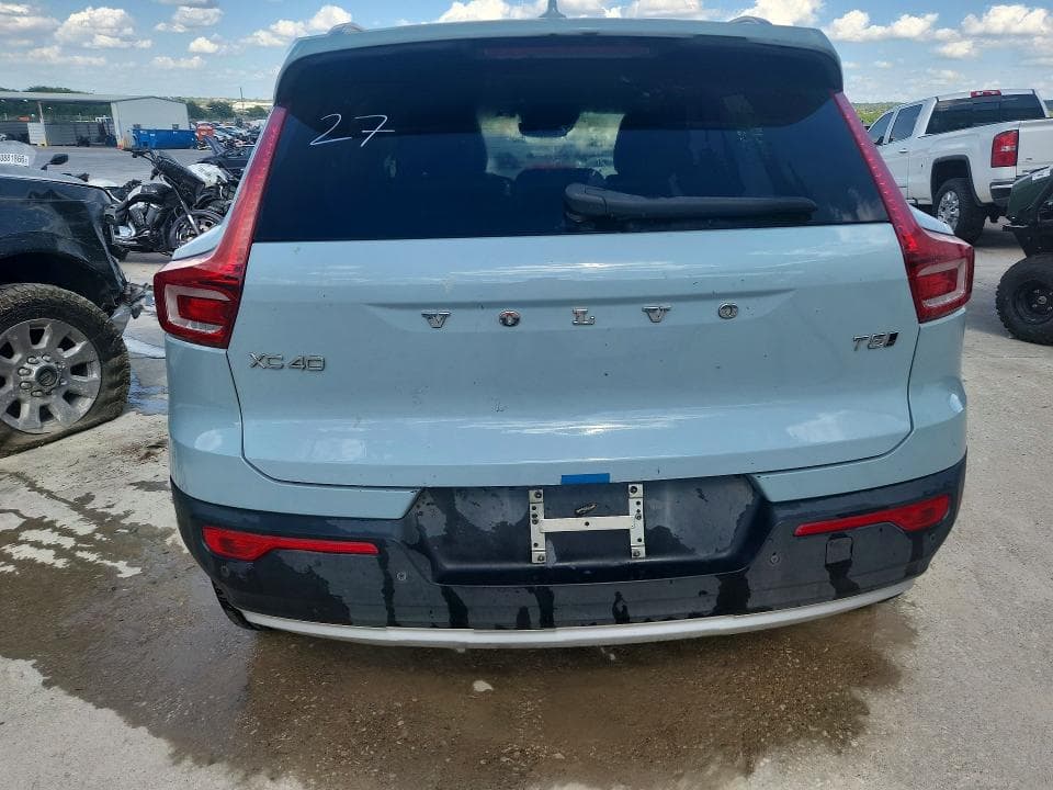 2019 VOLVO XC40 T5 MOMENTUM 6