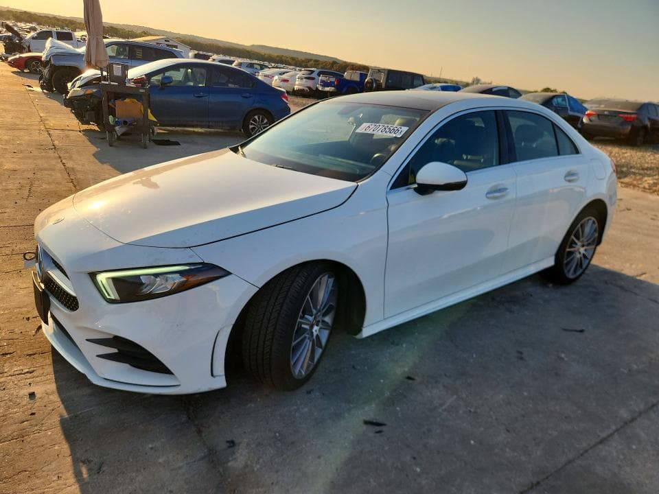 2022 MERCEDES-BENZ A 220