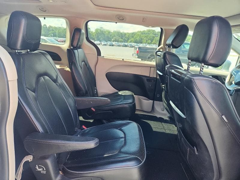 2018 CHRYSLER PACIFICA LIMITED 11