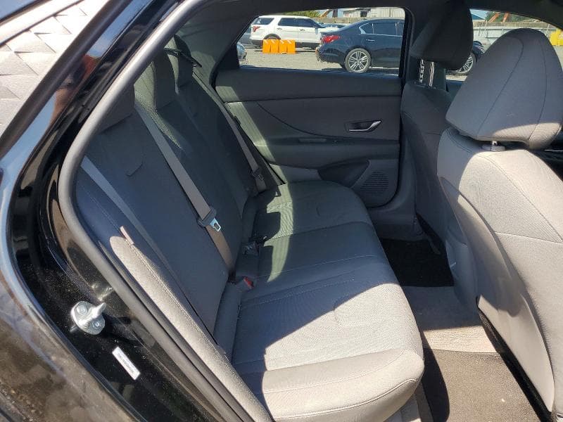 2025 HYUNDAI ELANTRA SE 10