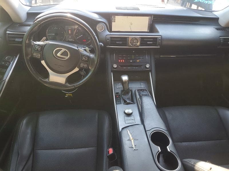 2017 LEXUS IS 200T 8