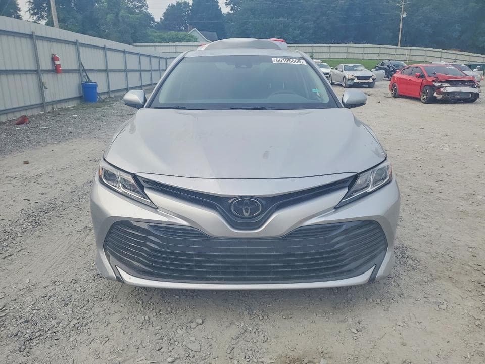 2018 TOYOTA CAMRY LE 5