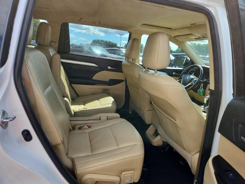 2018 TOYOTA HIGHLANDER XLE 11