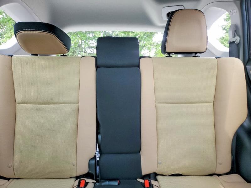 2017 TOYOTA RAV4 XLE 10