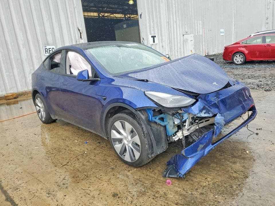 2023 TESLA MODEL Y 4