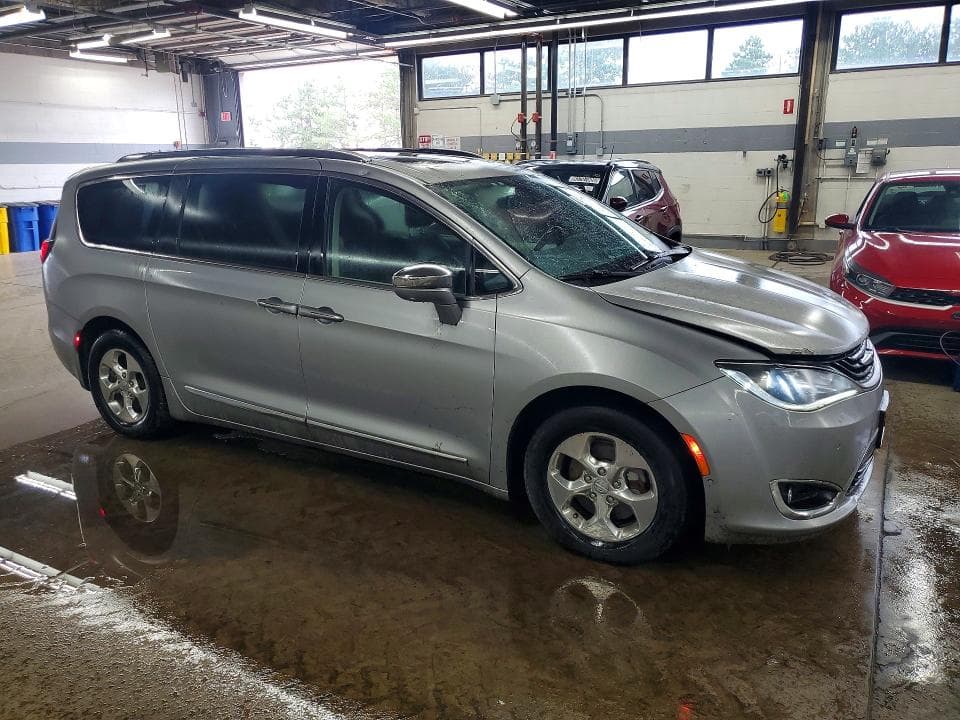 2018 CHRYSLER PACIFICA HYBRID LIMITED 4