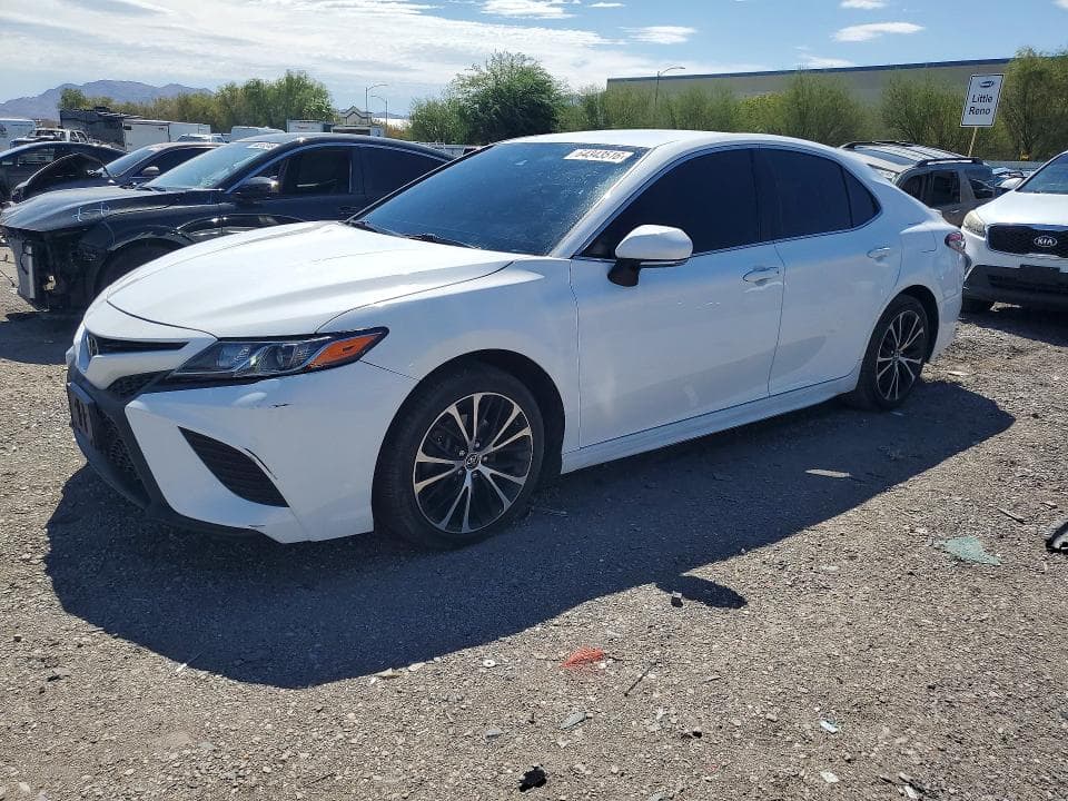 2018 TOYOTA CAMRY SE - 1