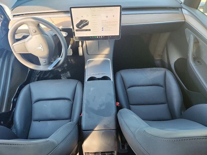 2025 TESLA MODEL Y 8