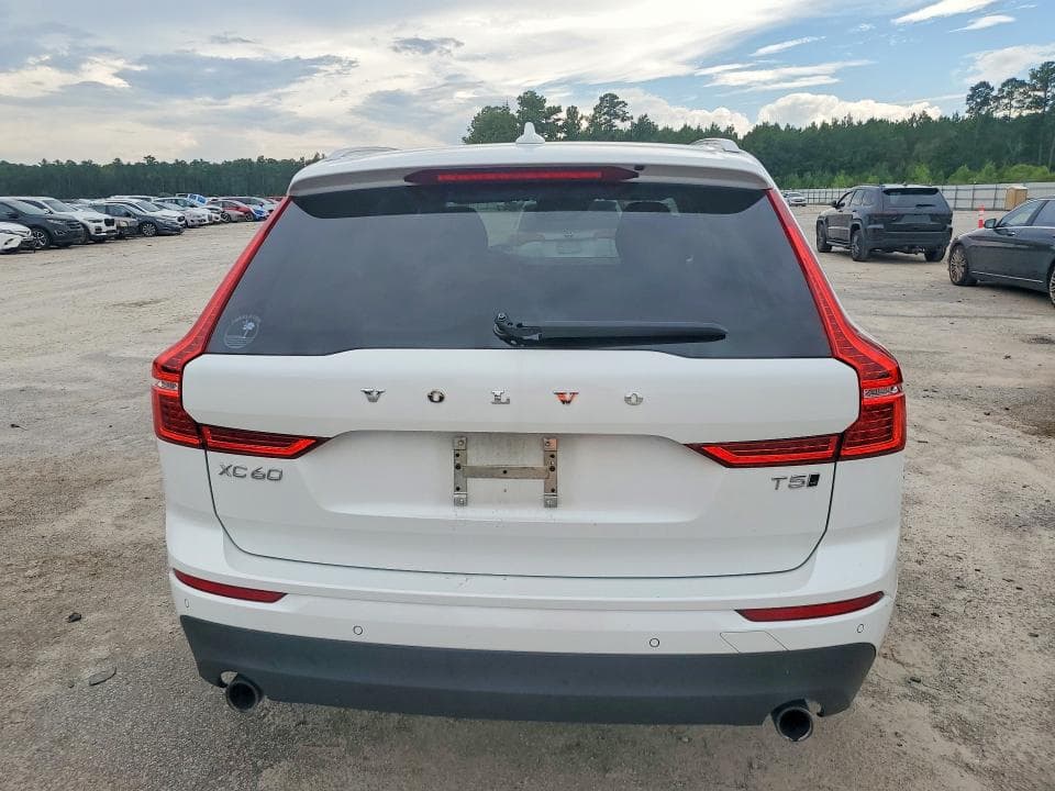 2020 VOLVO XC60 T5 MOMENTUM 6