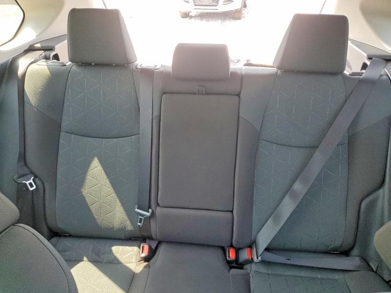 2025 TOYOTA RAV4 XLE 10