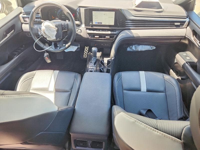 2025 TOYOTA CAMRY SE 8